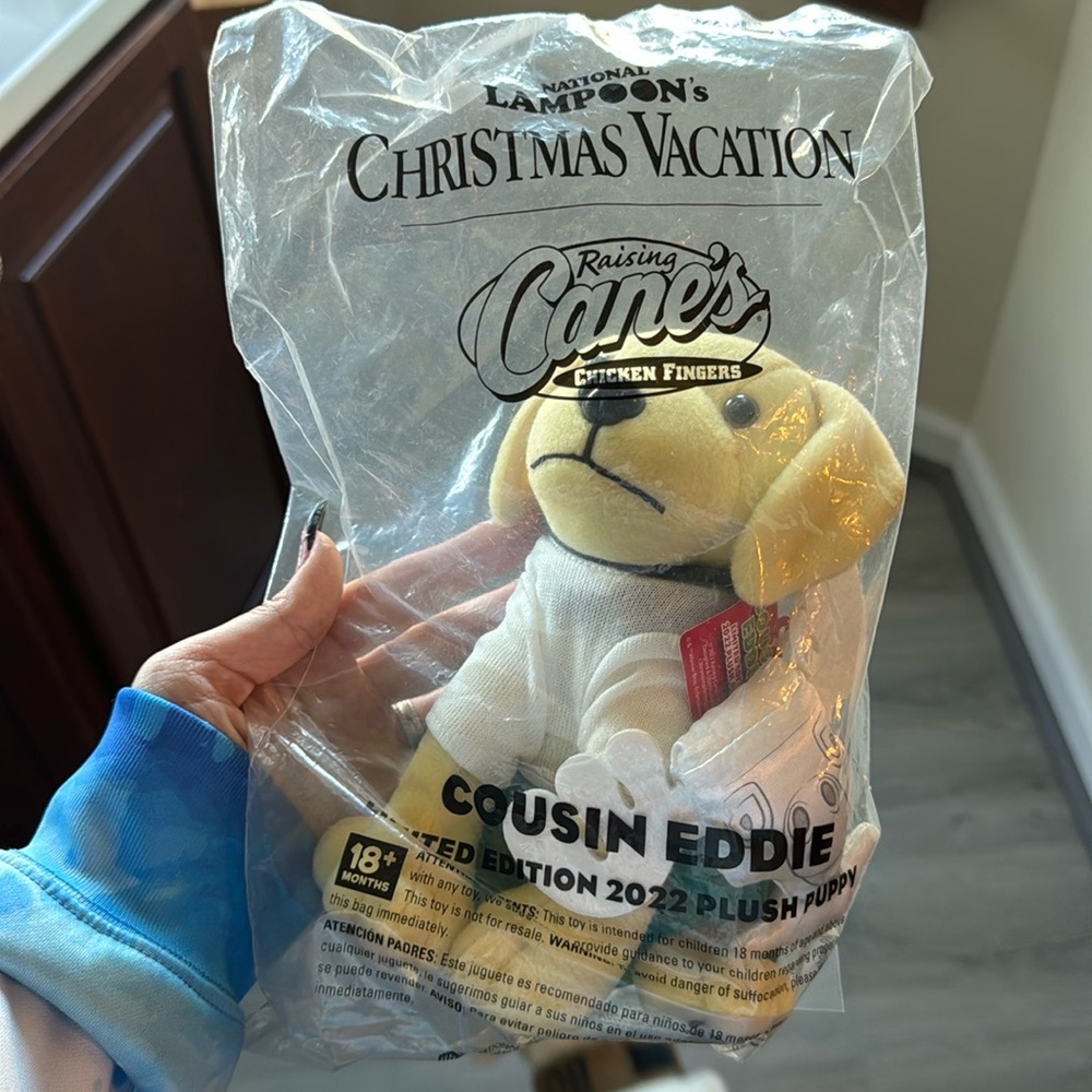 Limited edition 2022 plush puppy COUSIN EDDIE